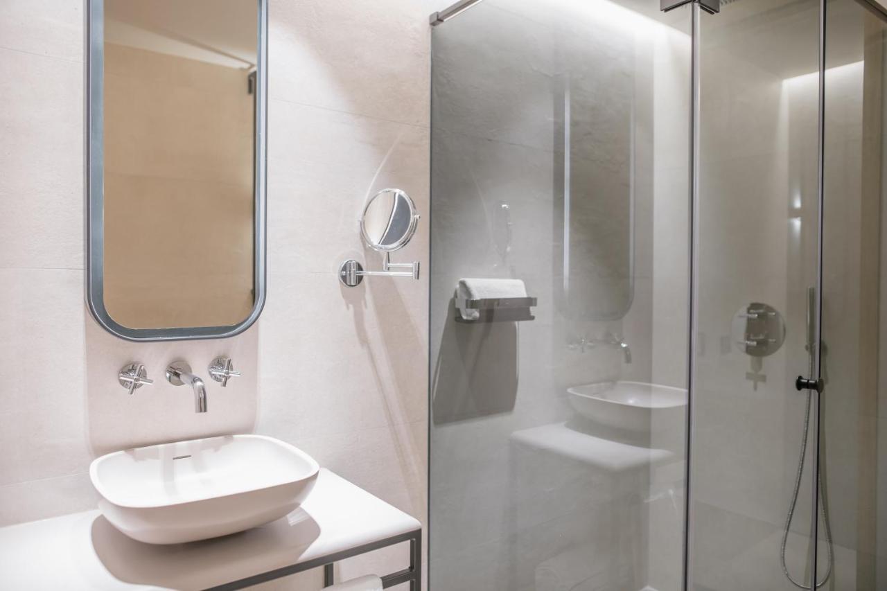 Myr Puerta Serranos Valence Extérieur photo