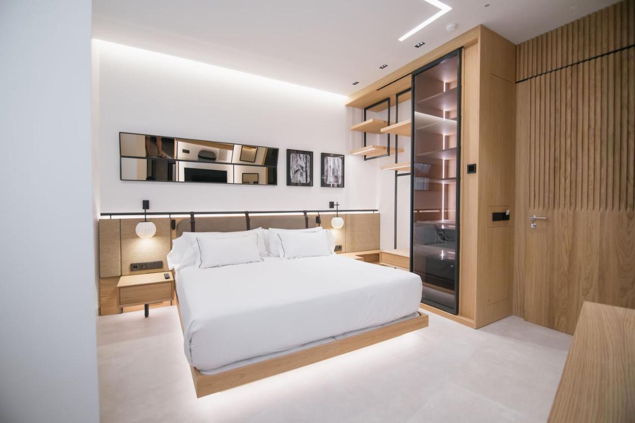 Myr Puerta Serranos Valence Extérieur photo
